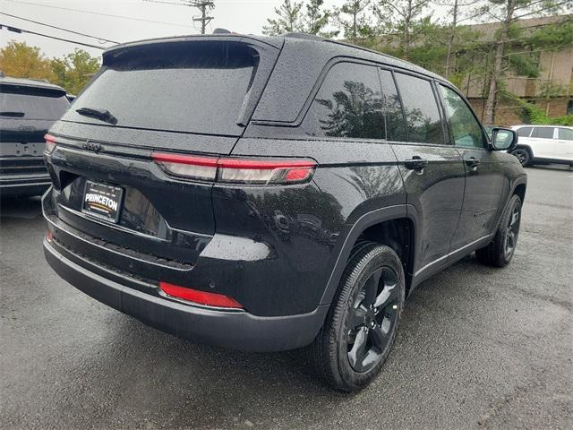 new 2025 Jeep Grand Cherokee car, priced at $46,675