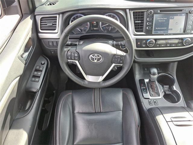 used 2019 Toyota Highlander car, priced at $26,771