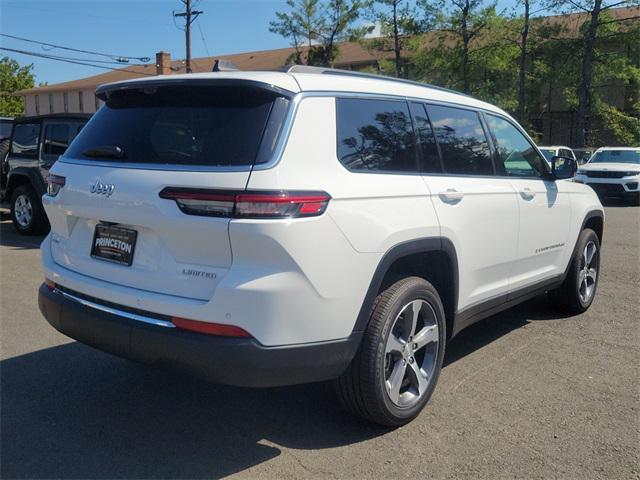 new 2024 Jeep Grand Cherokee L car, priced at $50,076