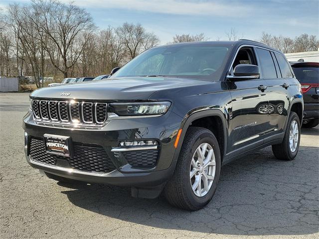 new 2024 Jeep Grand Cherokee car, priced at $45,510