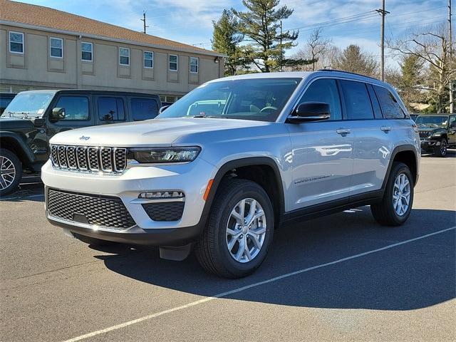 new 2024 Jeep Grand Cherokee car, priced at $49,641