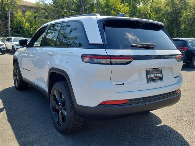 new 2024 Jeep Grand Cherokee car, priced at $53,365