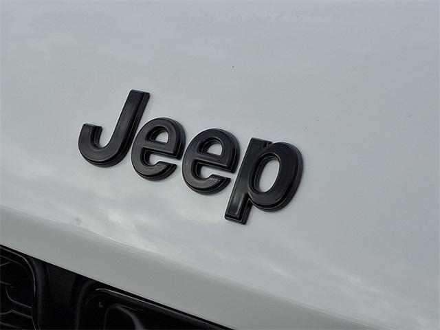 new 2025 Jeep Grand Cherokee car, priced at $51,640