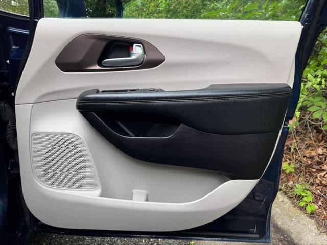 used 2019 Chrysler Pacifica car, priced at $11,995