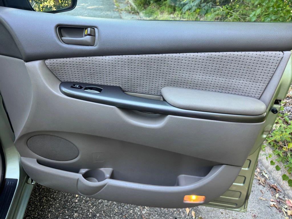 used 2006 Toyota Sienna car, priced at $6,500