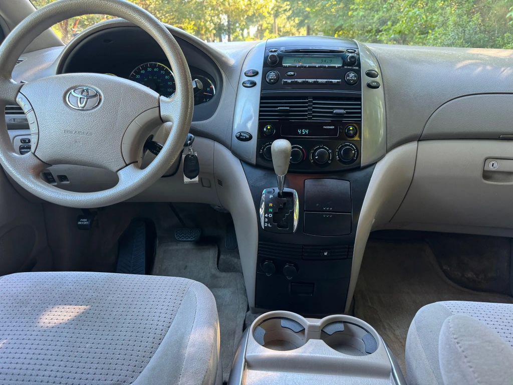 used 2006 Toyota Sienna car, priced at $6,500