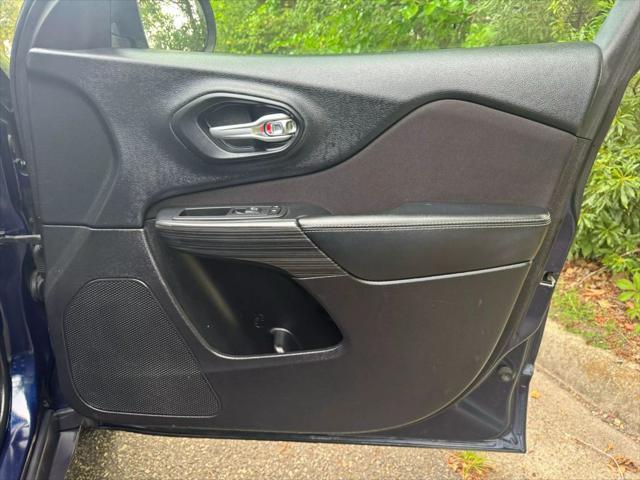 used 2015 Jeep Cherokee car, priced at $7,500