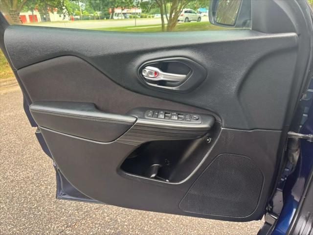 used 2015 Jeep Cherokee car, priced at $7,500