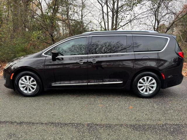 used 2018 Chrysler Pacifica car, priced at $10,995