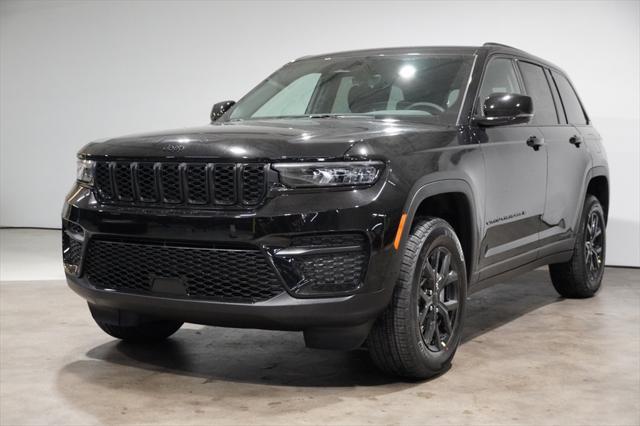 new 2025 Jeep Grand Cherokee car, priced at $40,177