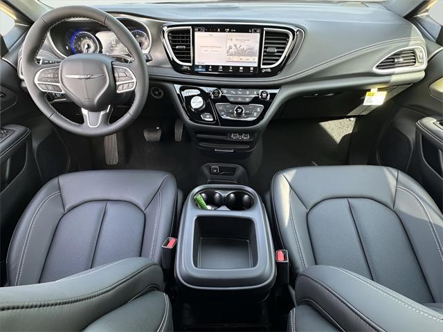 new 2025 Chrysler Pacifica car, priced at $40,165