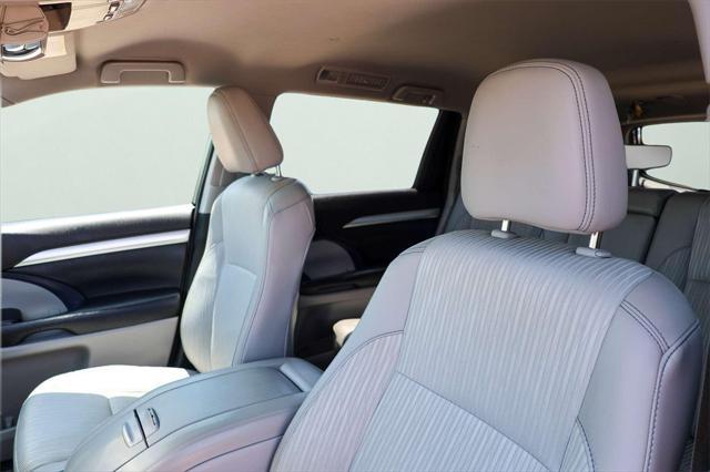 used 2015 Toyota Highlander car, priced at $15,511