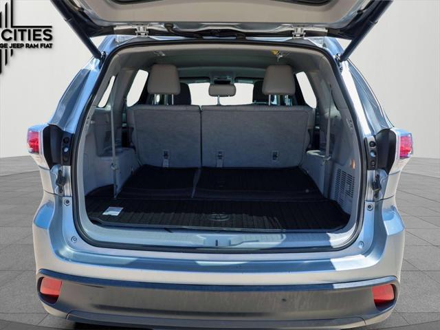 used 2015 Toyota Highlander car, priced at $15,511