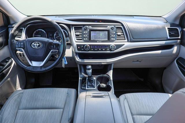 used 2015 Toyota Highlander car, priced at $15,511
