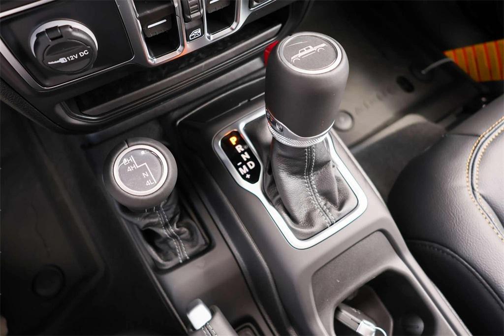 new 2025 Jeep Gladiator car, priced at $38,685