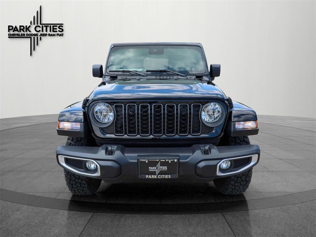 new 2025 Jeep Gladiator car, priced at $38,685