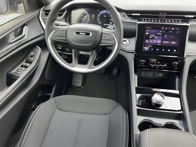 new 2025 Jeep Grand Cherokee car, priced at $34,211