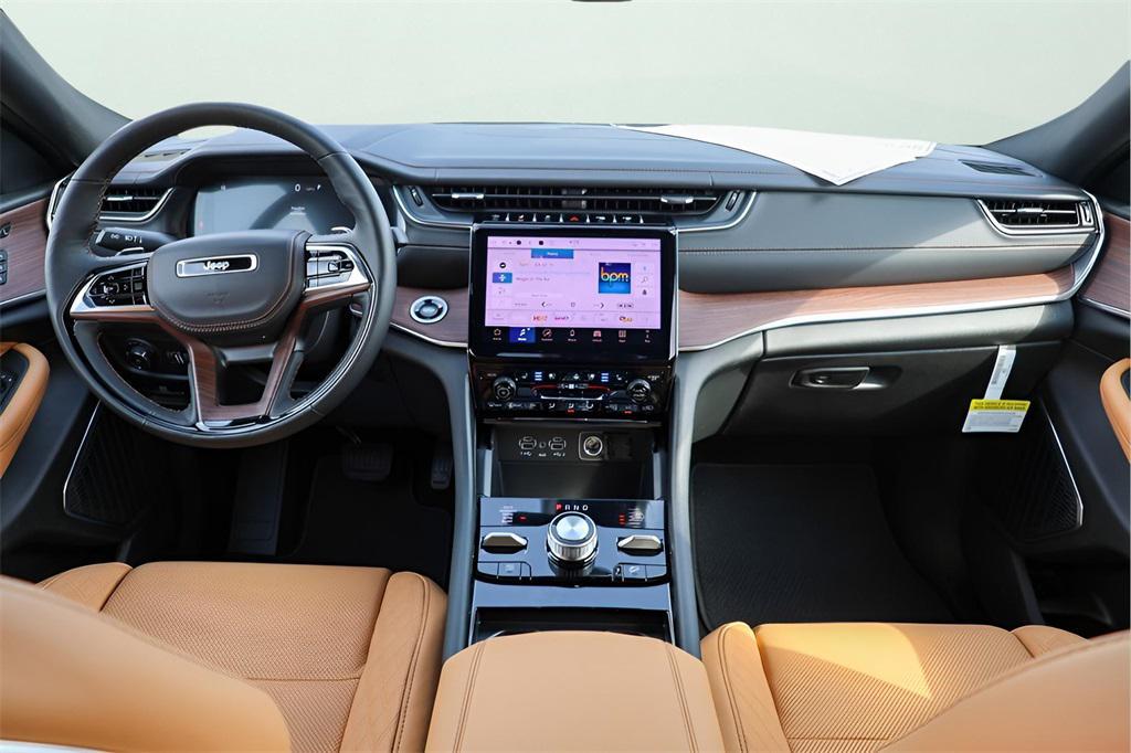 new 2025 Jeep Grand Cherokee car, priced at $55,231