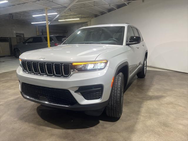 new 2025 Jeep Grand Cherokee car, priced at $35,499