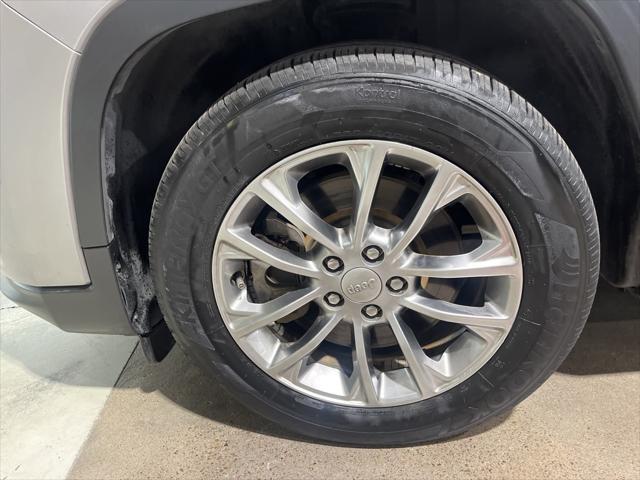 used 2019 Jeep Cherokee car, priced at $13,995