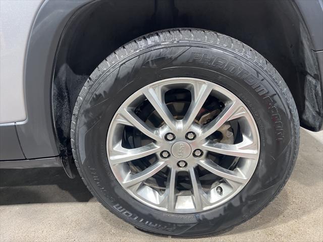 used 2019 Jeep Cherokee car, priced at $13,995