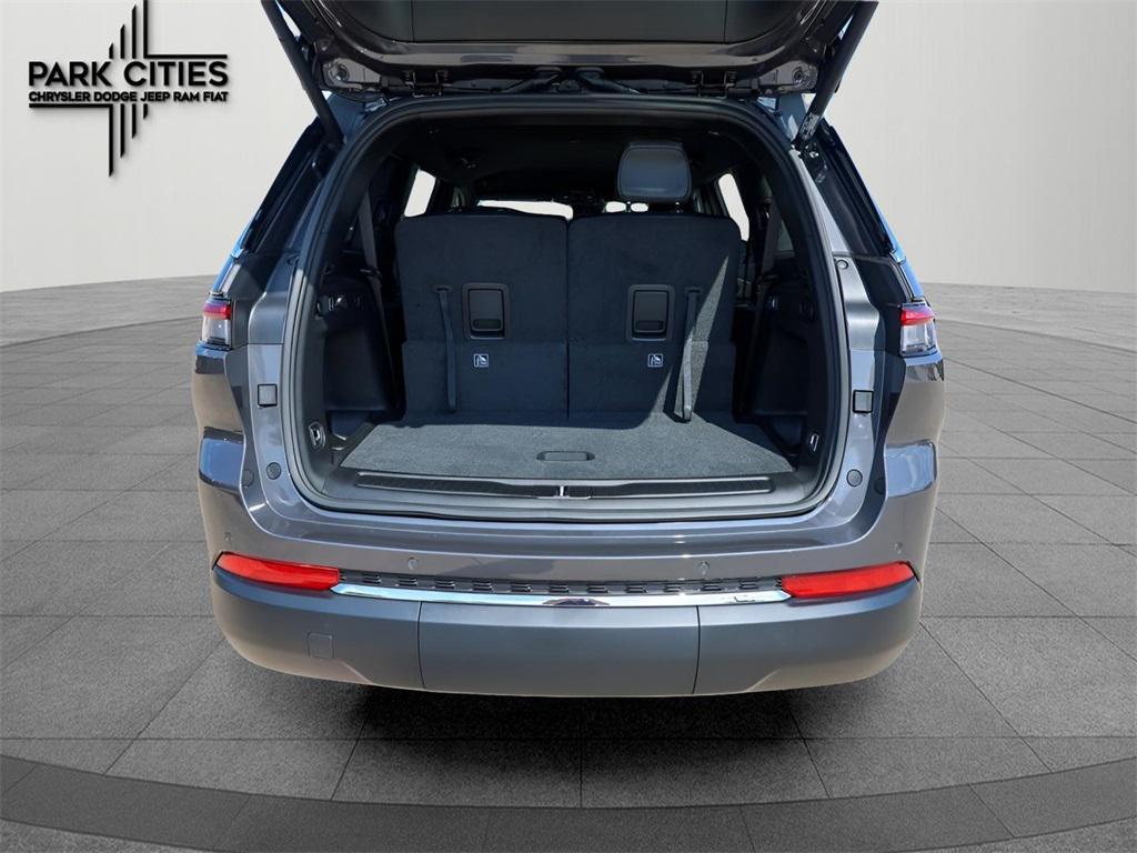 new 2025 Jeep Grand Cherokee L car, priced at $40,171
