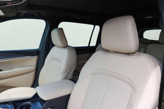 new 2025 Jeep Grand Cherokee L car, priced at $41,809