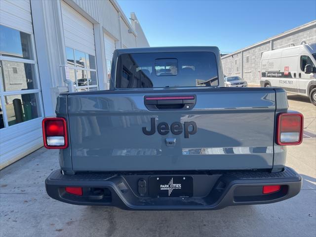 new 2025 Jeep Gladiator car, priced at $41,290