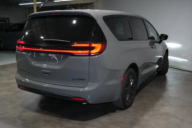 new 2024 Chrysler Pacifica Hybrid car, priced at $44,735