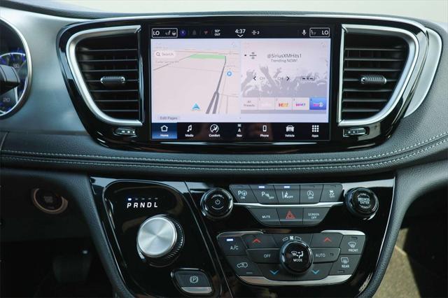 new 2025 Chrysler Pacifica car, priced at $45,906