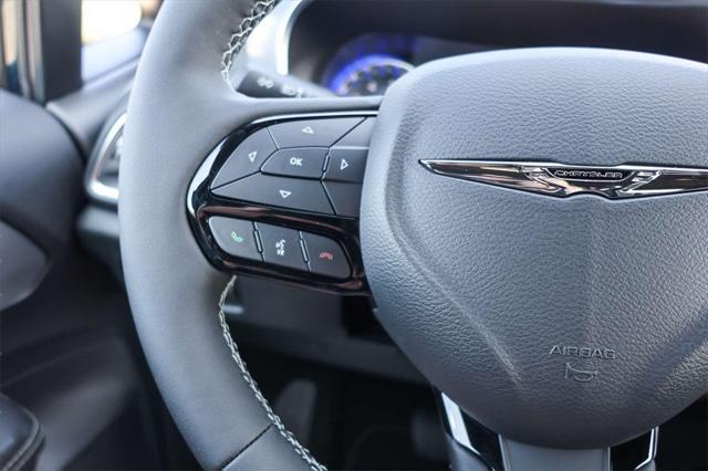 new 2025 Chrysler Pacifica car, priced at $45,906