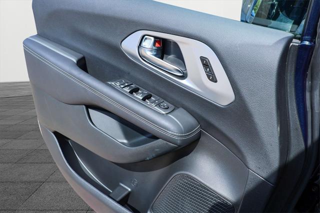 new 2025 Chrysler Pacifica car, priced at $45,906
