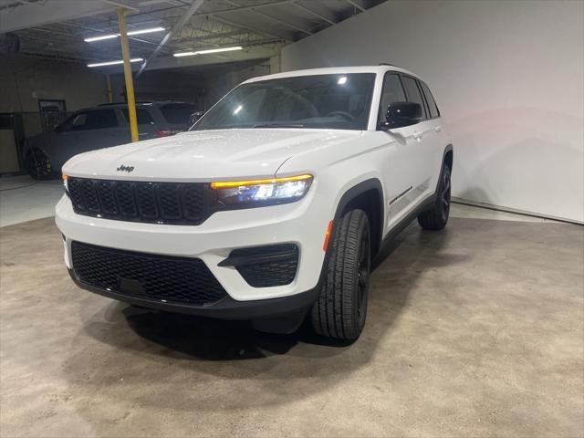 new 2025 Jeep Grand Cherokee car, priced at $38,361