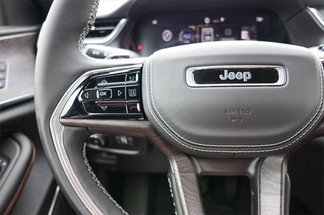 new 2025 Jeep Grand Cherokee car, priced at $50,471
