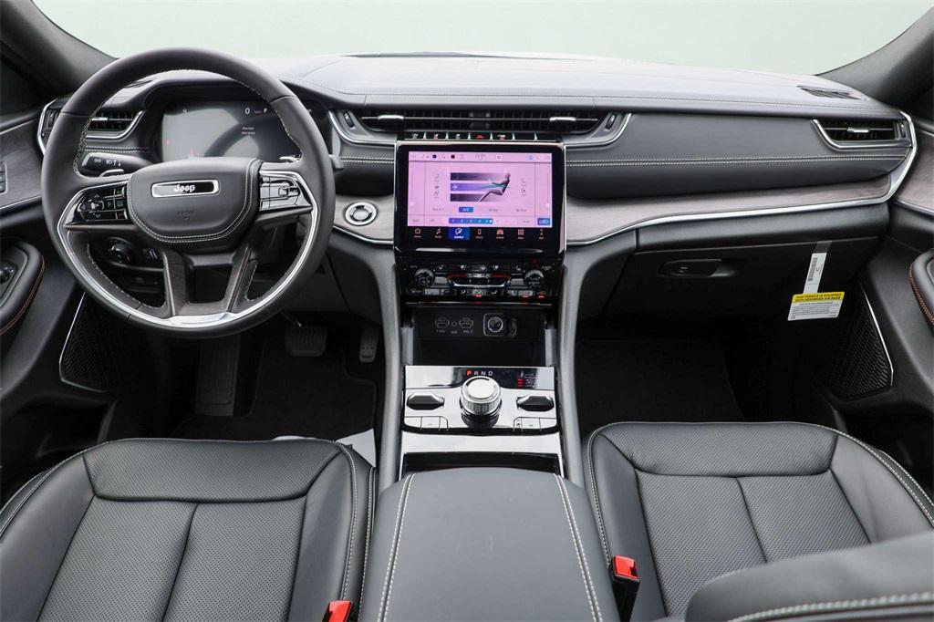 new 2025 Jeep Grand Cherokee car, priced at $51,431