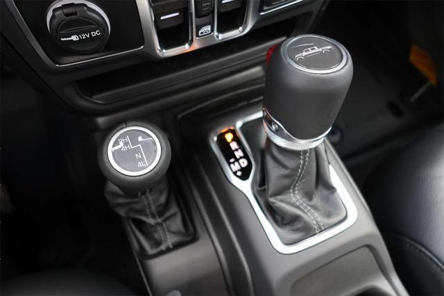 new 2025 Jeep Gladiator car, priced at $47,295