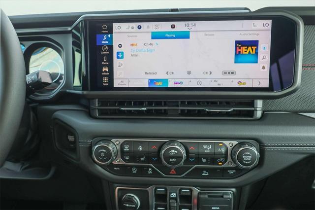 new 2025 Jeep Gladiator car, priced at $46,250