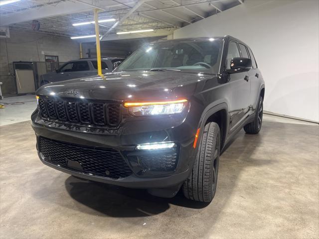 new 2025 Jeep Grand Cherokee car, priced at $47,425