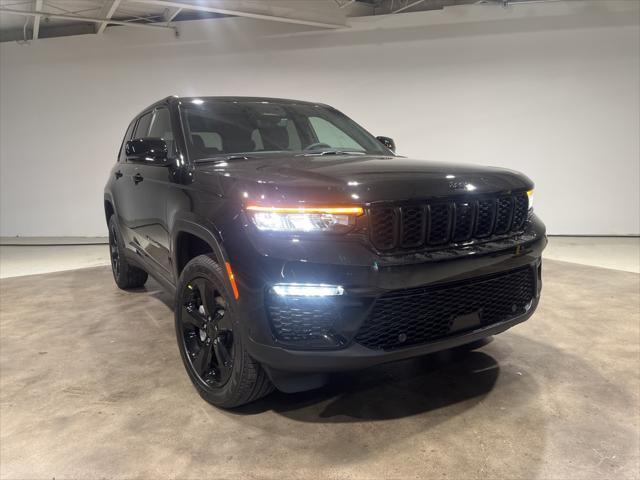 new 2025 Jeep Grand Cherokee car, priced at $47,925