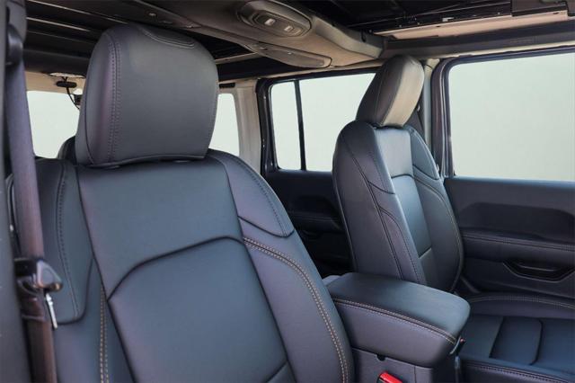 new 2025 Jeep Wrangler car, priced at $48,271