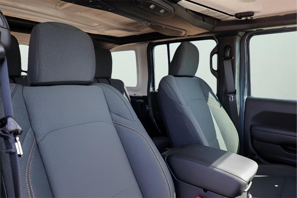 new 2025 Jeep Wrangler car, priced at $45,869
