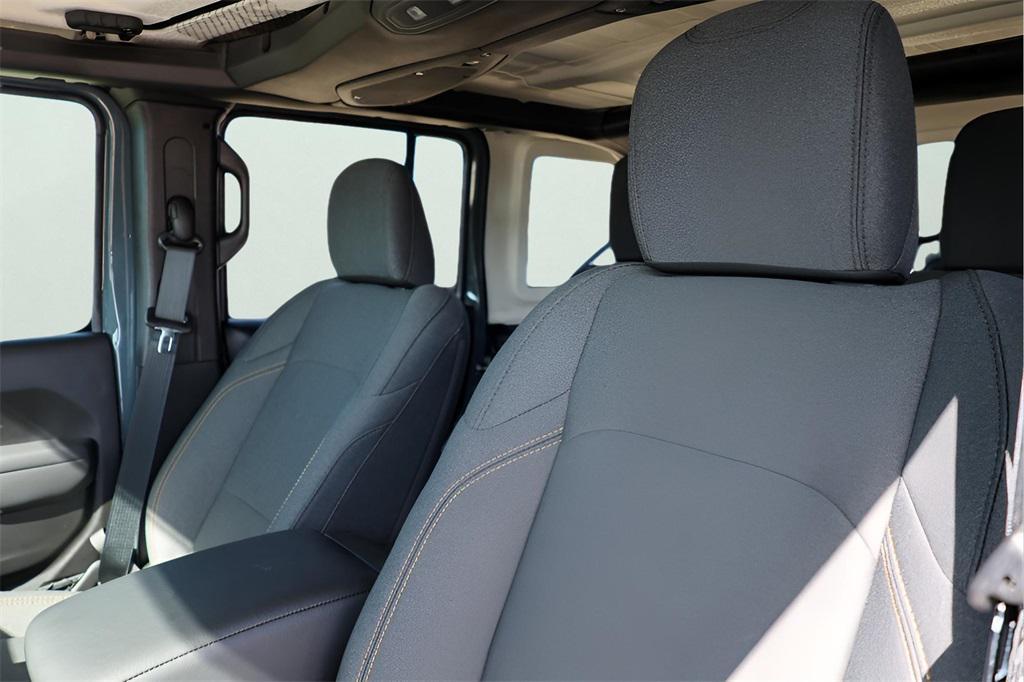 new 2025 Jeep Wrangler car, priced at $45,869