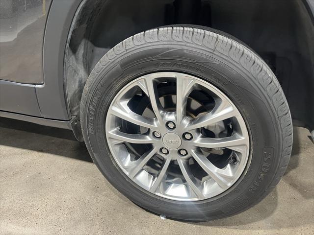 used 2019 Jeep Cherokee car, priced at $16,995