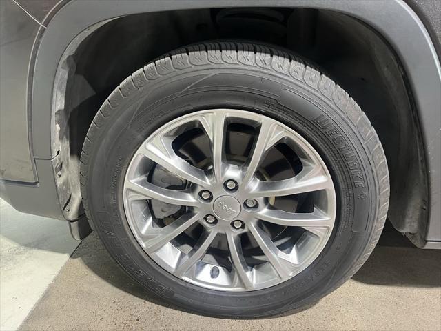 used 2019 Jeep Cherokee car, priced at $16,995