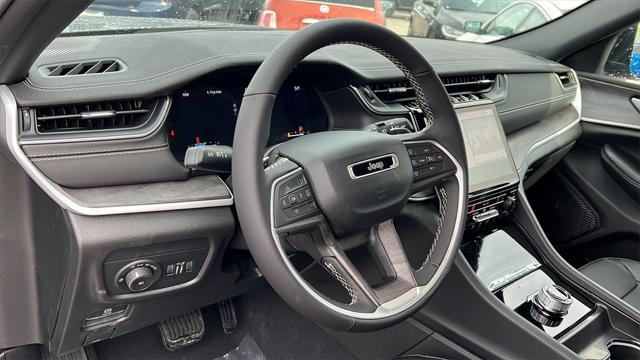 new 2024 Jeep Grand Cherokee car, priced at $40,275