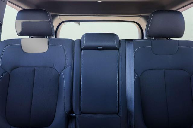 new 2025 Jeep Grand Cherokee car, priced at $33,319