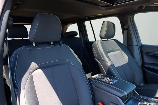 new 2025 Jeep Grand Cherokee car, priced at $32,108