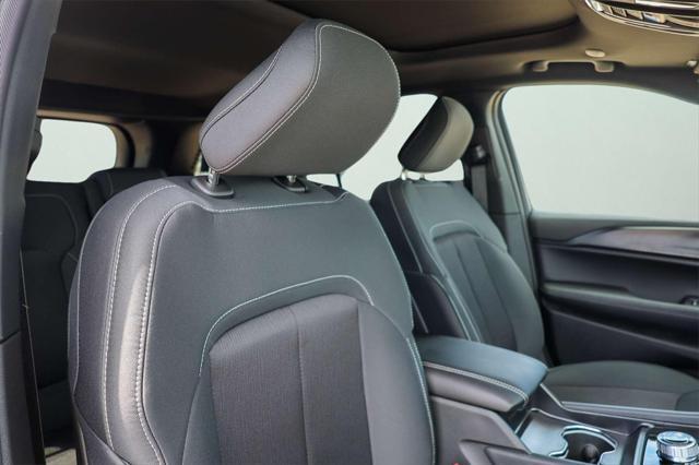 new 2025 Jeep Grand Cherokee car, priced at $39,375