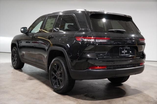 new 2025 Jeep Grand Cherokee car, priced at $37,717