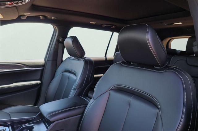 new 2025 Jeep Grand Cherokee L car, priced at $46,012